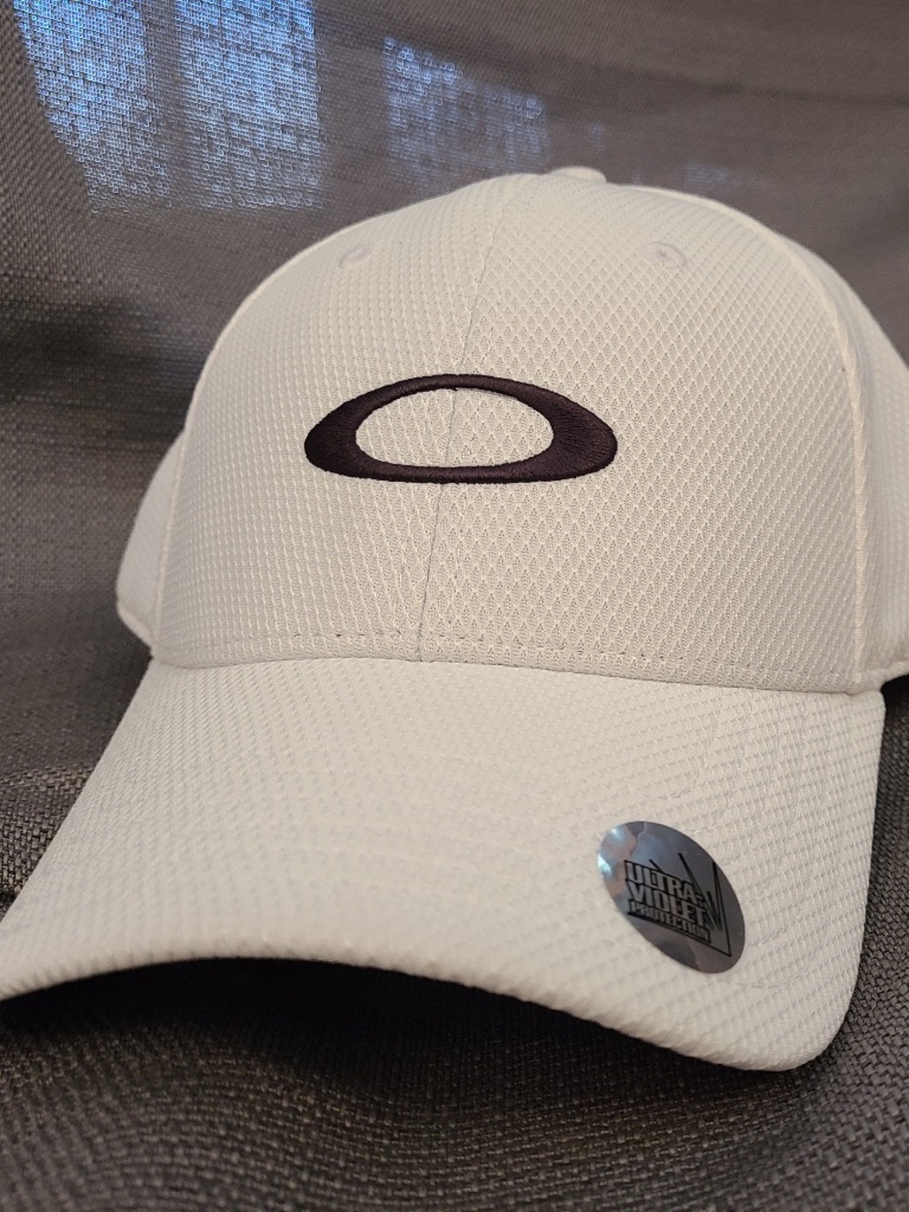 White Oakley Golf Cap
